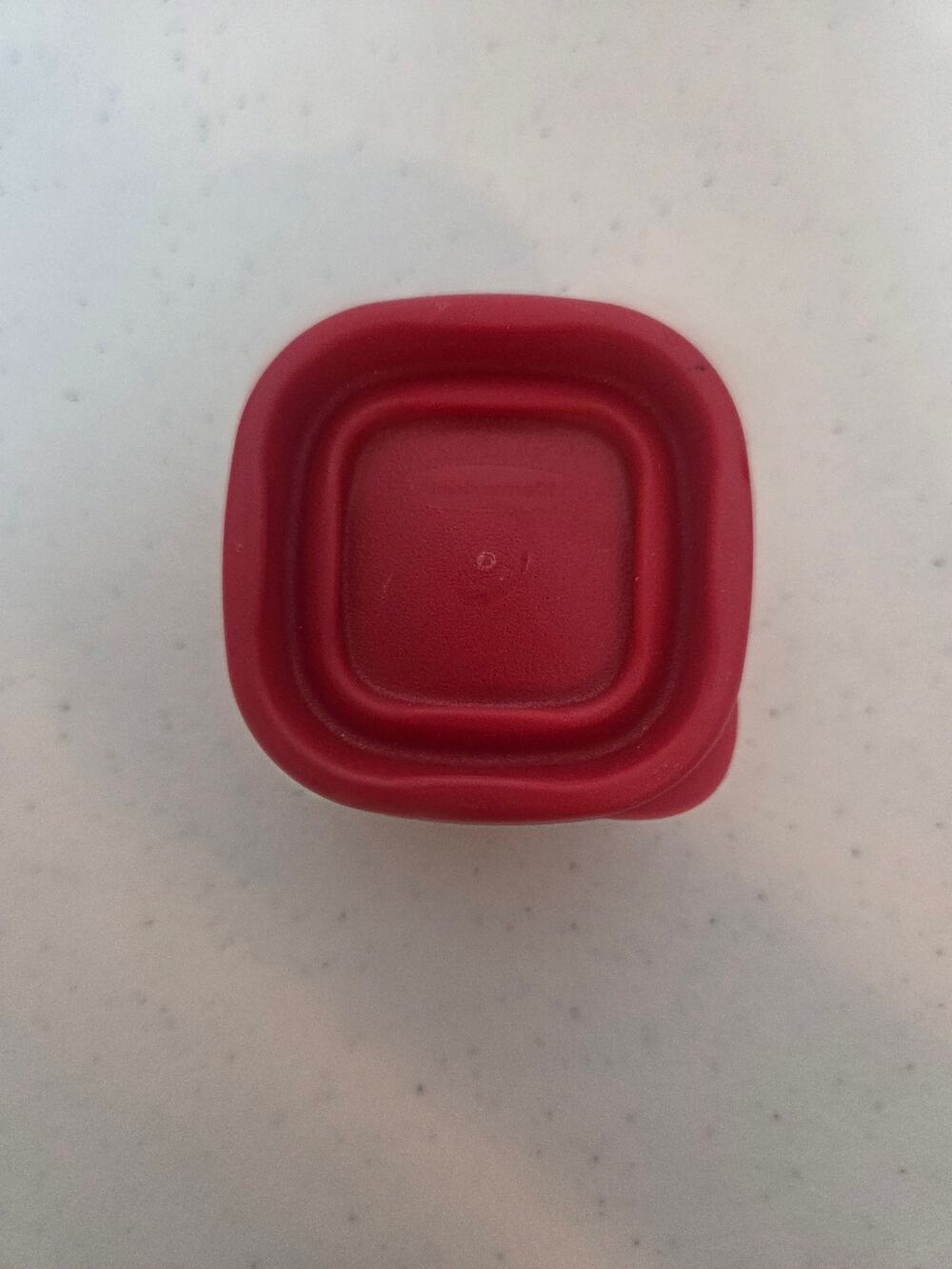 Lot of 5 Red Rubbermaid 4 Ounce Square Food Storage Snap On 4oz LIDS ONLY 7J54